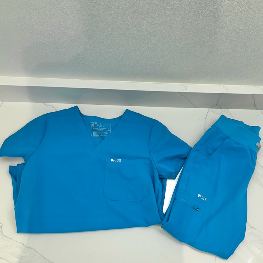 Figs extreme blue scrub set